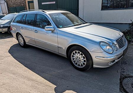Mercedes-Benz E 320