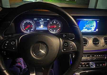 Mercedes-Benz E 220 Mercedes E-Klasse 220d Avantgarde| Glasdach | 19