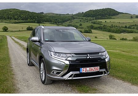 Mitsubishi Outlander PHEV Top 4WD 2.4 Plug-in Hybrid EU6d-T