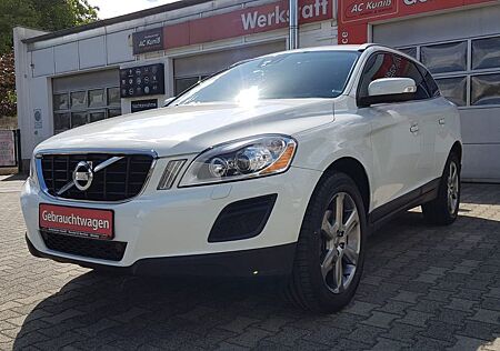 Volvo XC 60 XC60 D3 Summum Geartronic*Xenon*Leder*AHZV*Navi*