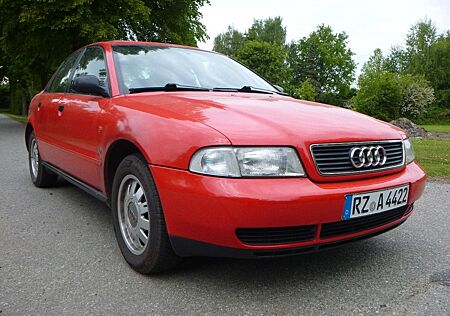 Audi A4 Limousine 1,6 AHK 1.400 kg
