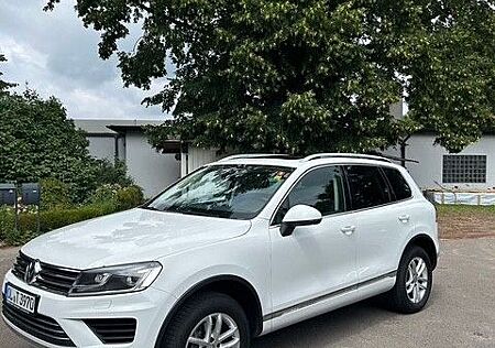 VW Touareg Volkswagen 3.0 V6 TDI SCR Tiptronic R- Line