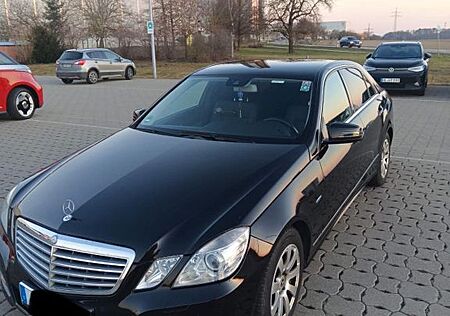 Mercedes-Benz 220