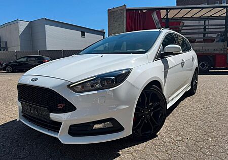 Ford Focus Turnier 2.0 ST Performance Black package