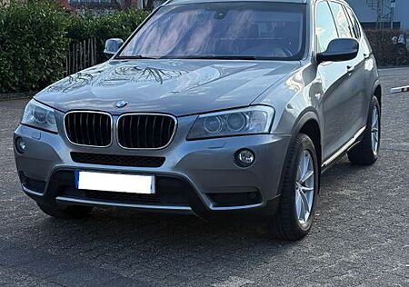 BMW X3 xDrive20d -AHK -Xline-Sport Sitze- 8 Reif.