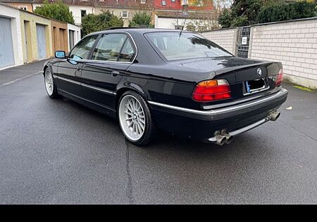 BMW 740 E38 740İL
