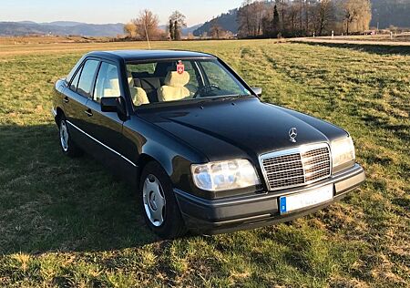 Mercedes-Benz E 200 ELEGANCE Elegance