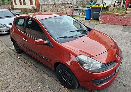 Renault Clio Dynamique 1.2 16V Dynamique