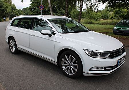 VW Passat Variant Volkswagen Highline LED Massage ACC Navi