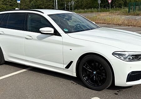 BMW 520d Touring - M-Paket, AHK, 8-fach, Head-Up