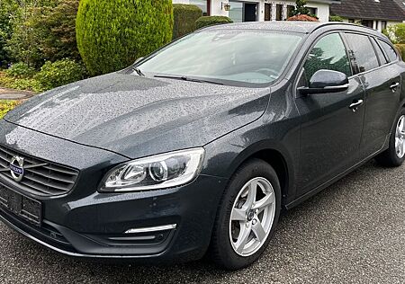 Volvo V60 D4 SCHIEBEDACH, NAVI, SCHECKHEFT, AHK
