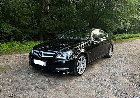Mercedes-Benz C 250 CDI Coupé / AMG Line / Pano / Vollleder