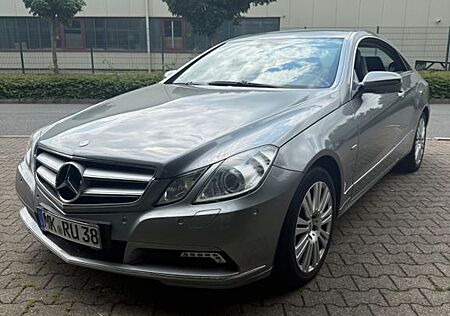 Mercedes-Benz E 350 Coupé CGI BlueEFFICIENCY ELEGANC...