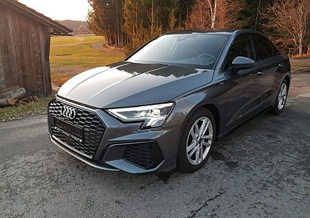 Audi A3 Limousine 30 TFSI S line LED,Navi,PDC