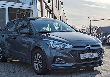 Hyundai i20 blue 1,2 Benzin Trend M/T