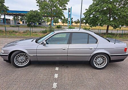 BMW 740i Auto