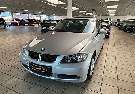 BMW 320d /NAVI/LEDER/XENON/SHZ/PDC/SCHECKHEFT/