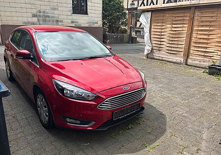 Ford Focus 1,0 EcoBoost 92kW Business Edition Bus...