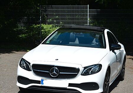 Mercedes-Benz E 200 Autom. -Avangarde 360 Burmester