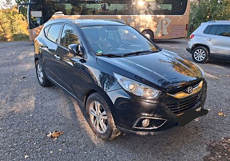 Hyundai ix35 2.0 CRDi 4WD * Leder * Gepflegt*