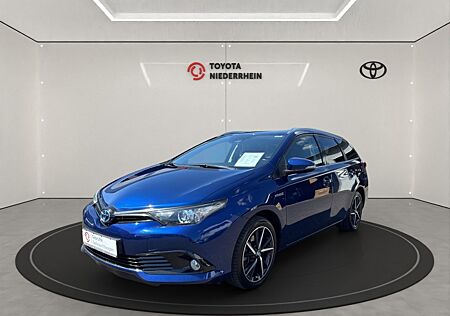 Toyota Auris Touring Sports Hybrid Team D 1.8 Winterräd