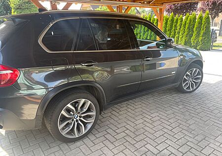 BMW X5 xDrive35d 10 Jahre Edition Sonderausstattung