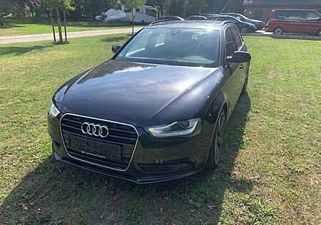 Audi A4 Avant S line Sportpaket /PANO/ACC/XENON