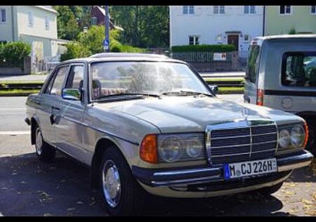 Mercedes-Benz 200