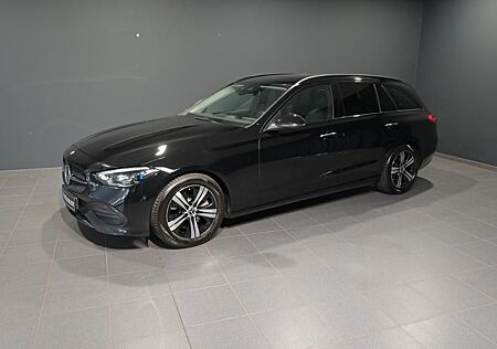 Mercedes-Benz C 300 d T AVANTGARDE/KAMERA/LED/PANO/AHK/NIGHT