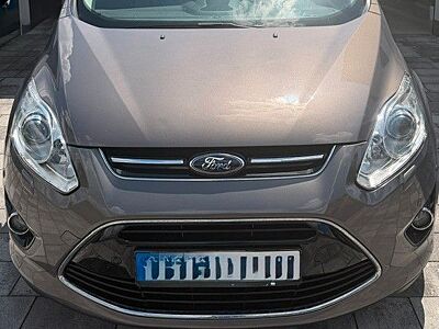 Ford Grand C-Max 1,6 EcoBoost 110kW Titanium Titanium