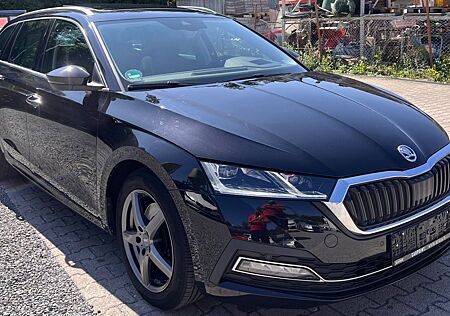 Skoda Octavia Combi FirstEdition/LED/ACC/PANO/KAM/VOLL