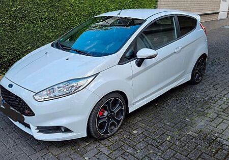 Ford Fiesta 1,6 EcoBoost ST200