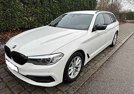 BMW 530i Touring A - Sport Line