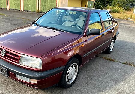 VW Vento Volkswagen 1.8 55kW GLX GLX