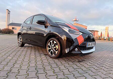 Toyota Aygo (X) Aygo (X) 1,0-l-VVT-i Team Deutschland Team D...