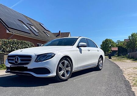 Mercedes-Benz E 220 E 220d *9G-TRONIC-LED-NAVI-SHZ-KAMERA-PANORAMADA