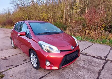 Toyota Yaris 1,33-l-Dual-VVT-i Multidrive S Life Life