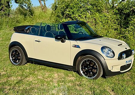 Mini Cooper S Cabrio / Navi / Harmann Kardon