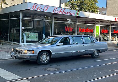 Cadillac Fleetwood Strech Limousine