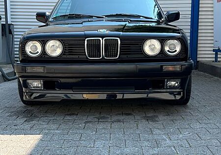 BMW 318i E30 Cabrio Motor revidiert Oldtimer Top