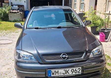Opel Astra 1.6 CC 100 Edition