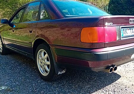 Audi 100