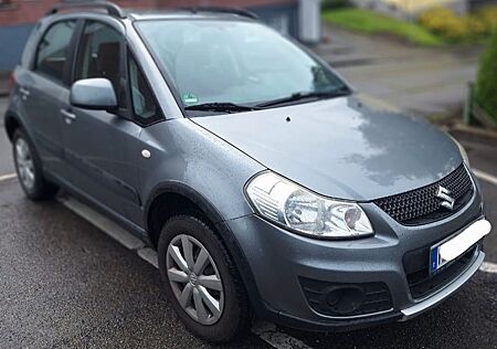 Suzuki SX4 S-Cross (SX4) S-Cross Allrad Scheckheft 8f bereift