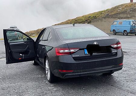 Skoda Superb 2.0 TDI SCR 140kW DSG 4x4 Style Style