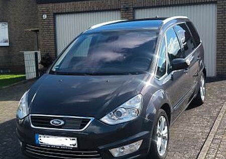 Ford Galaxy 2,2 TDCi 147kW DPF Titanium Autom. Ti...