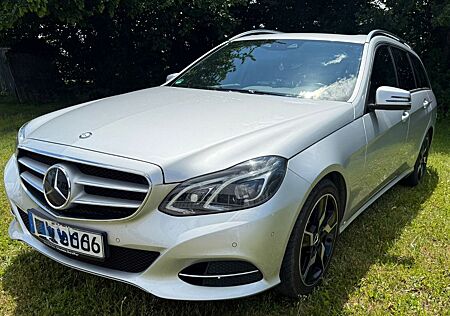 Mercedes-Benz E 220 BlueTEC BE T Edition AVANTG. Auto. Edi...