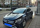 Mercedes-Benz GLA 180 DCT -