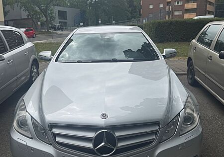 Mercedes-Benz E 350 Coupé CGI BlueEFFICIENCY AVANTG....