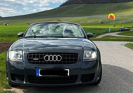 Audi TT Roadster 3.2 DSG quattro -