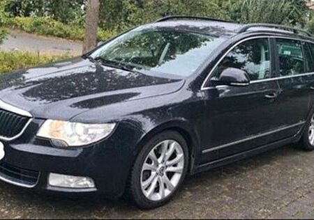 Skoda Superb 3.6 V6 DSG 4x4 Elegance Combi Elegance